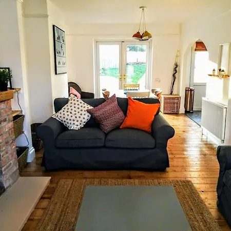 Lovely, Perfectly Situated Townhouse. * Newquay (Cornwall)