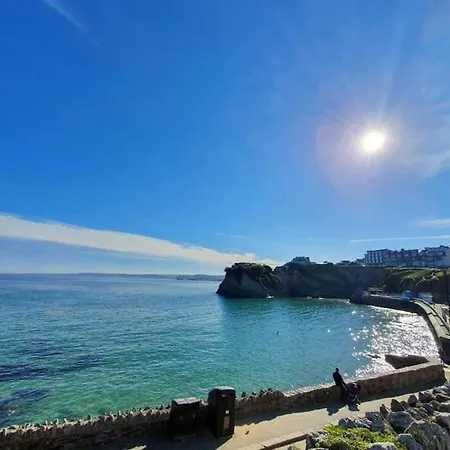 Lovely, Perfectly Situated Townhouse. Holiday home